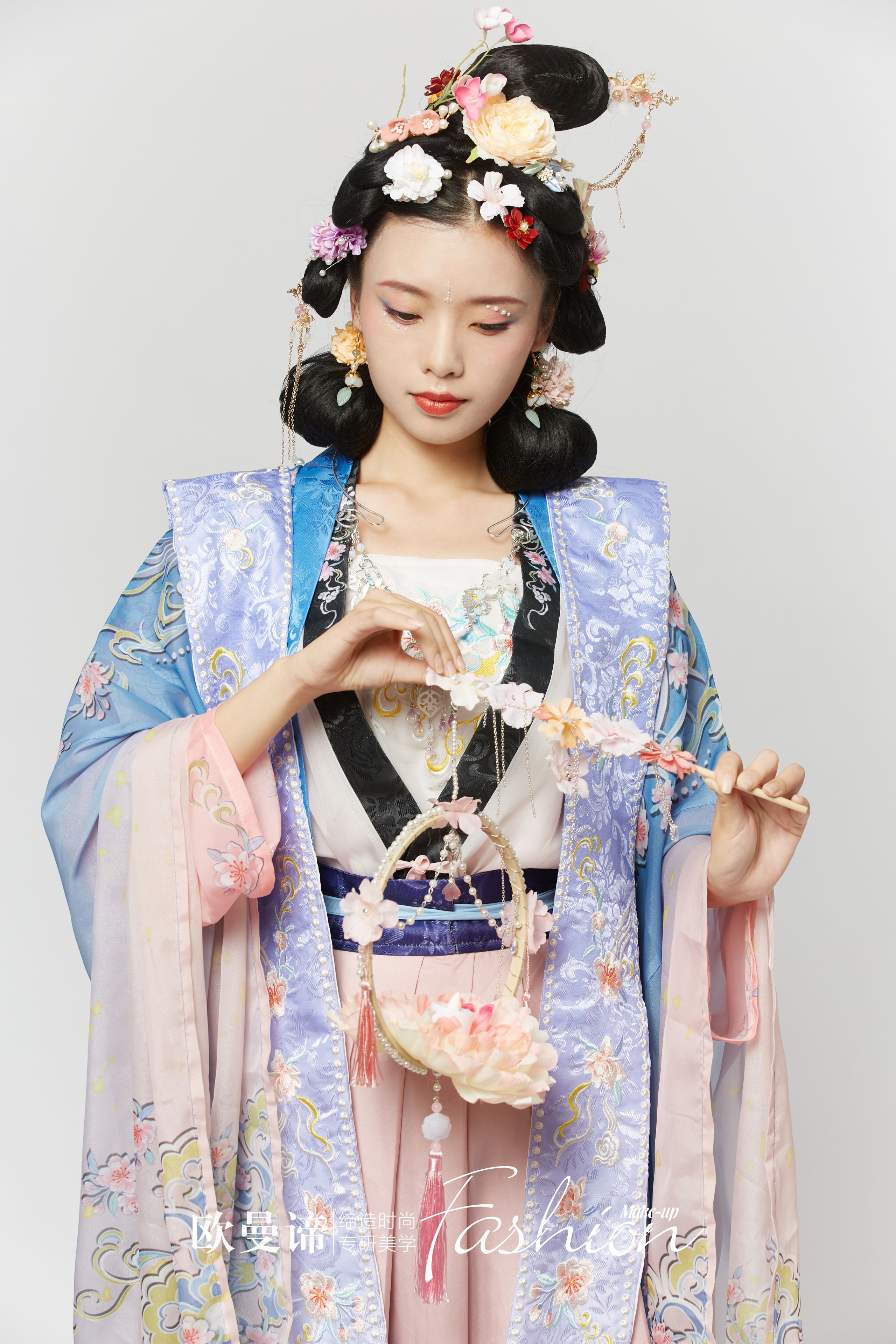 化妆师想要去进修,有没有推荐的化妆学校?