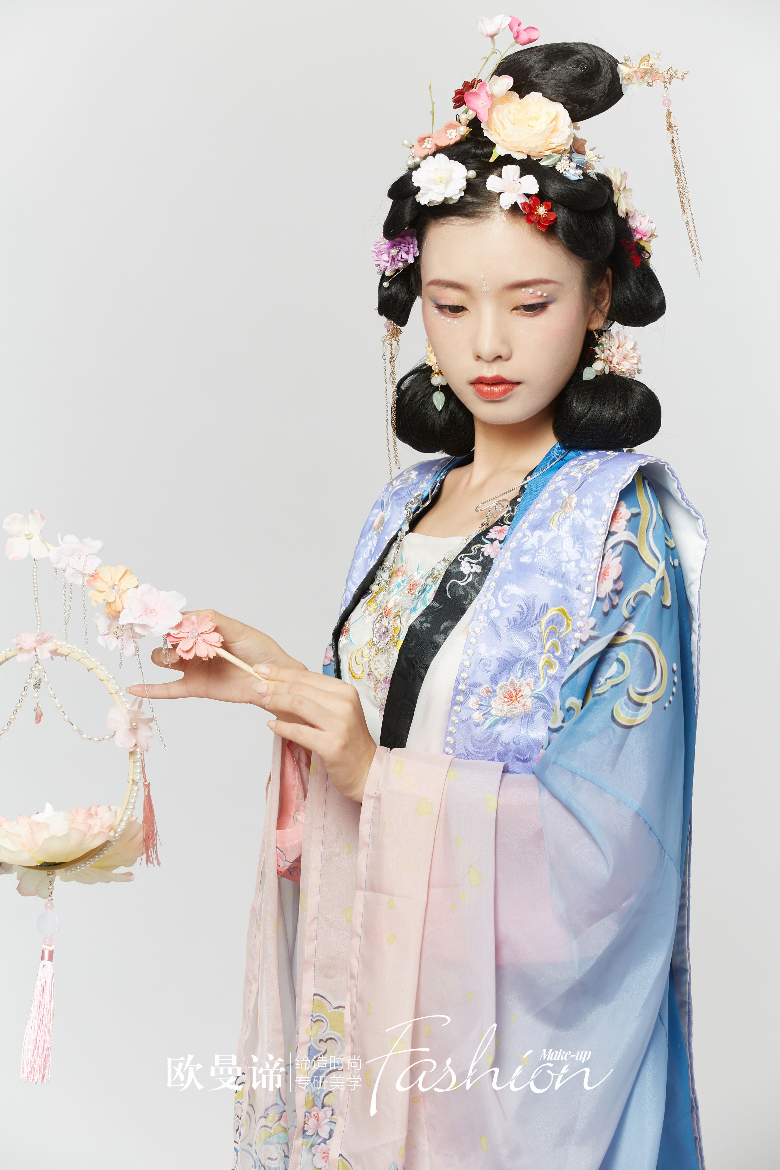 化妆师想要去进修,有没有推荐的化妆学校?