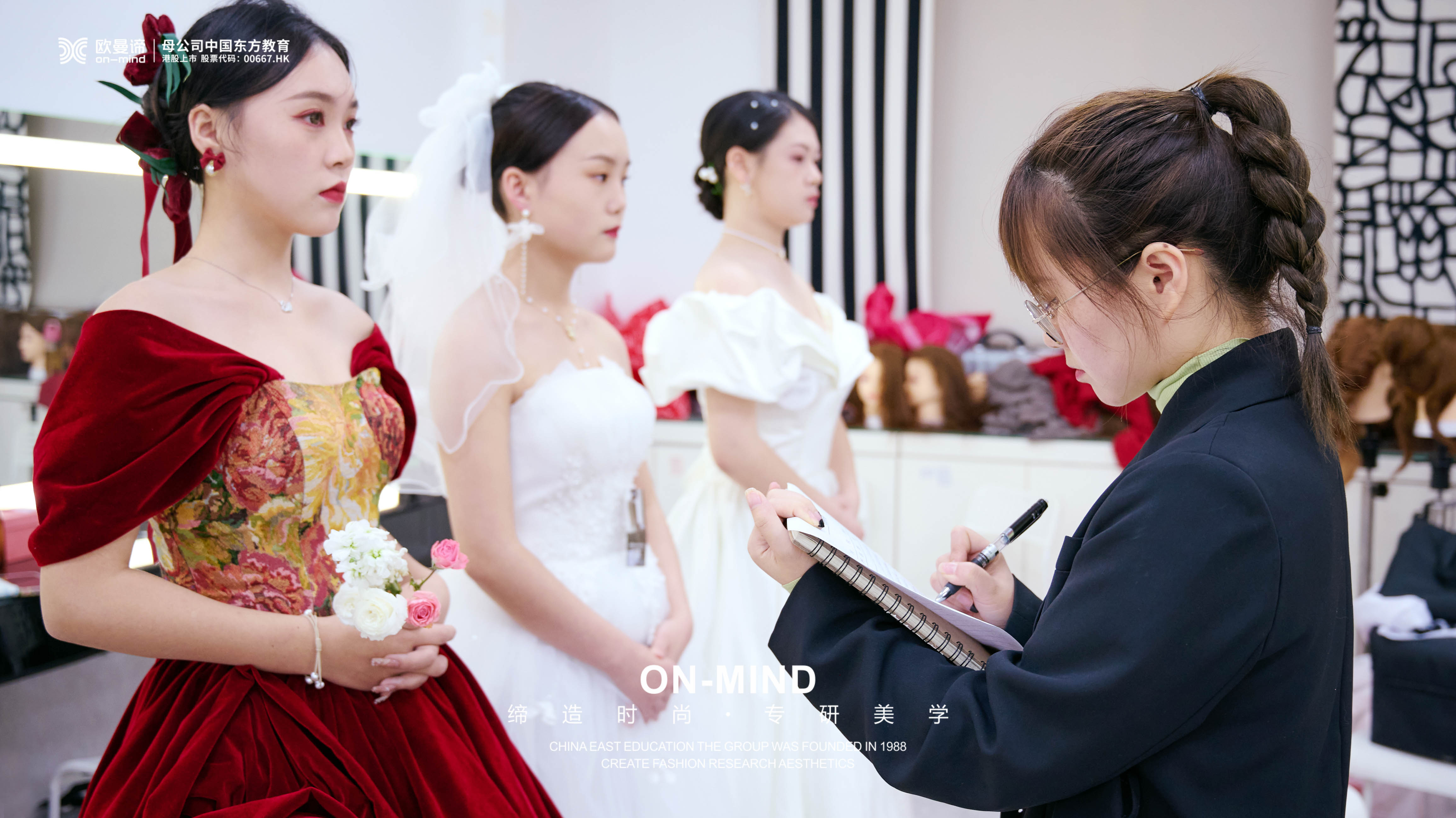 女生要怎样学化妆，学化妆的步骤有哪些？